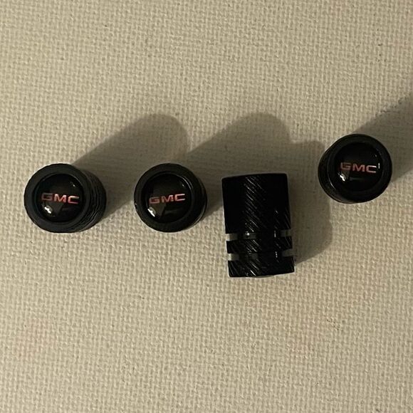 GMC Logo valve Stem caps in Black set of 4 NWT - Picture 2 of 4